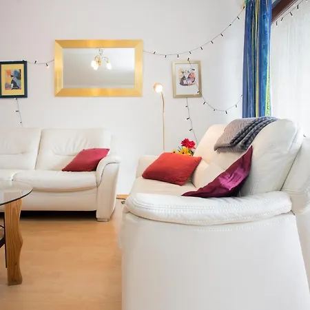 Welcome In - 4-17 Mit Balkon, Abstellraum Und Holzofen דירה ווינטרברג