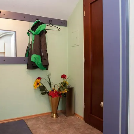 شقة Welcome In - 4-17 Mit Balkon, Abstellraum Und Holzofen